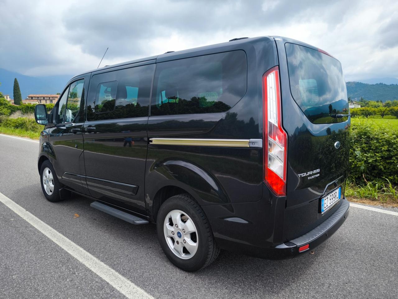 FORD TOURNEO CUSTOM 2,2 TDCI 155CV- TITANIUM- 8 POSTI