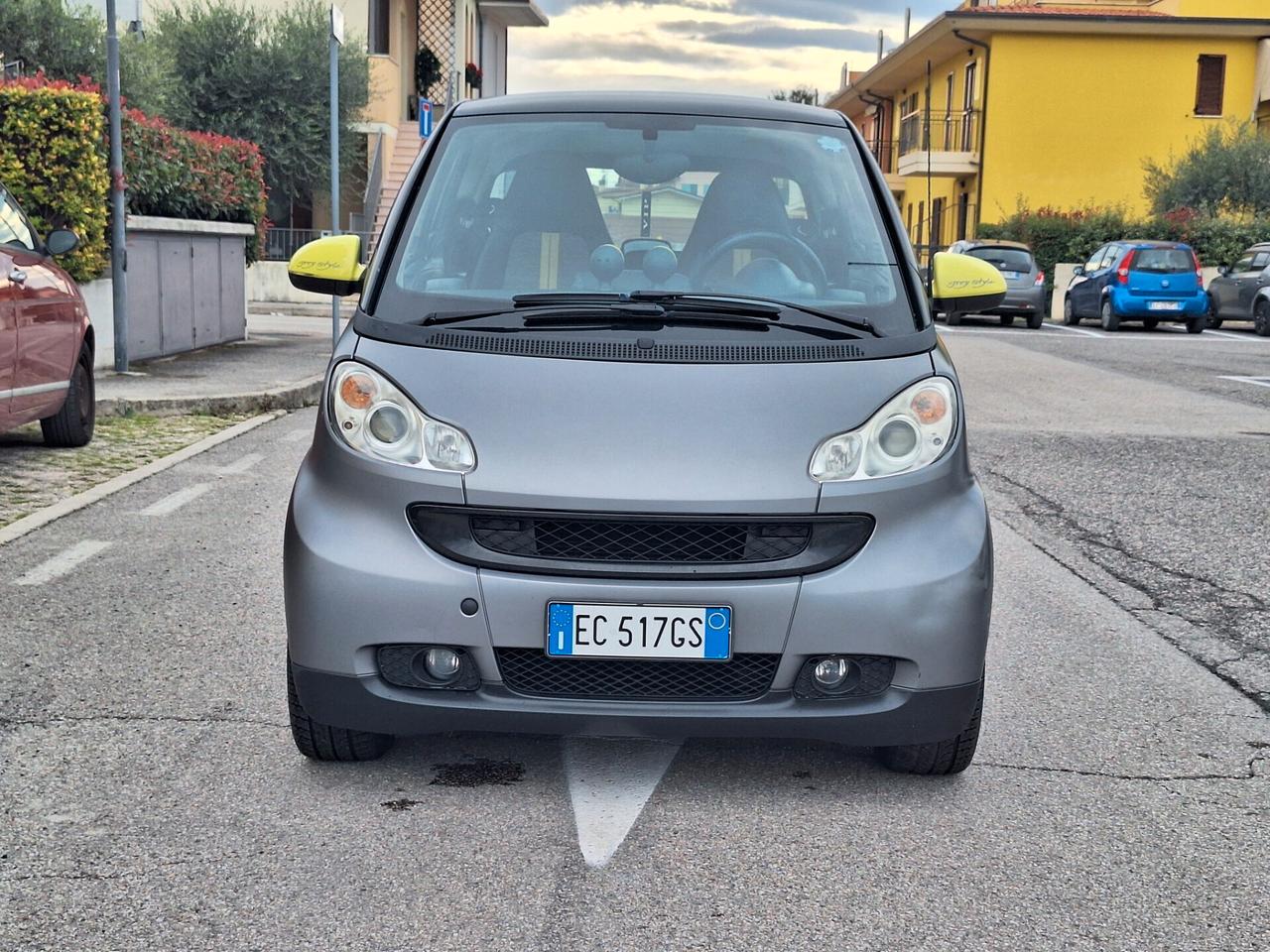 Smart ForTwo 1000 52 kW MHD coupé GRYN PASSION GRIGIO OPACO NEOPATENTATI