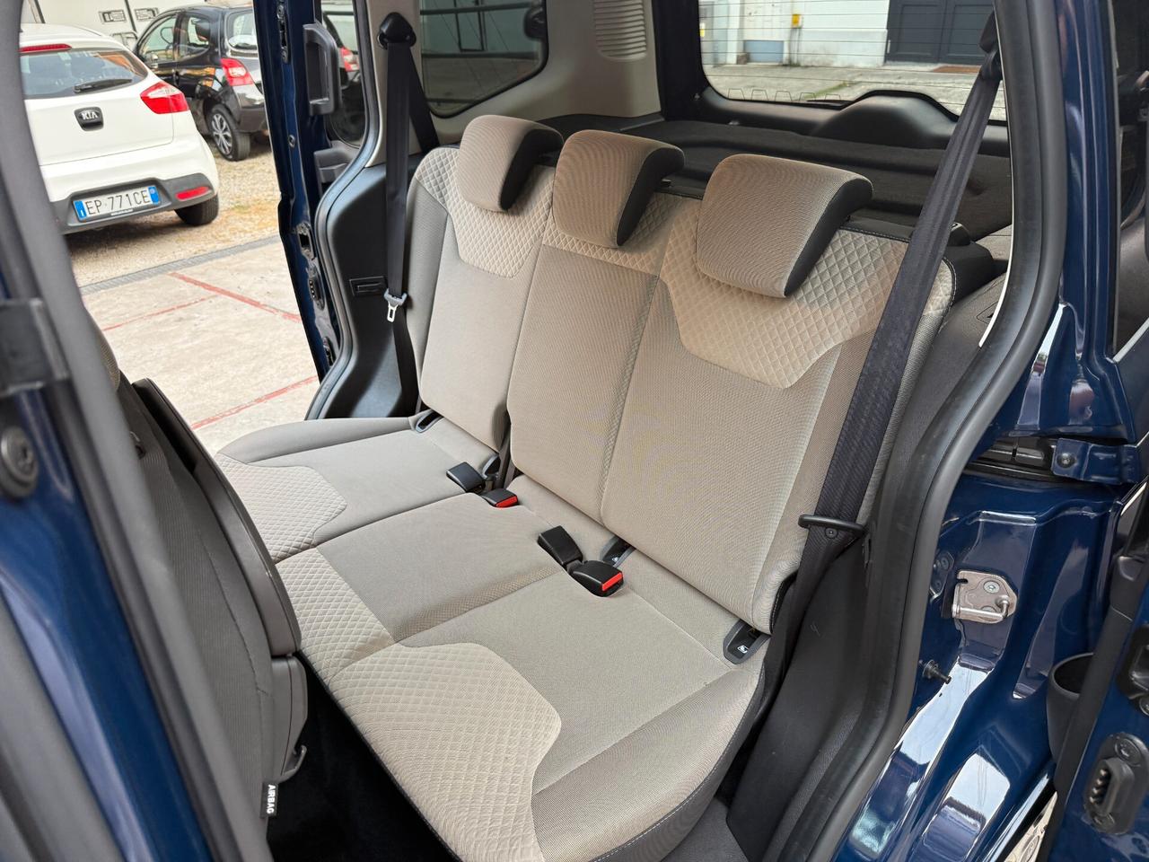 Ford Tourneo Courier 1.0 EcoBoost 100 CV Titanium