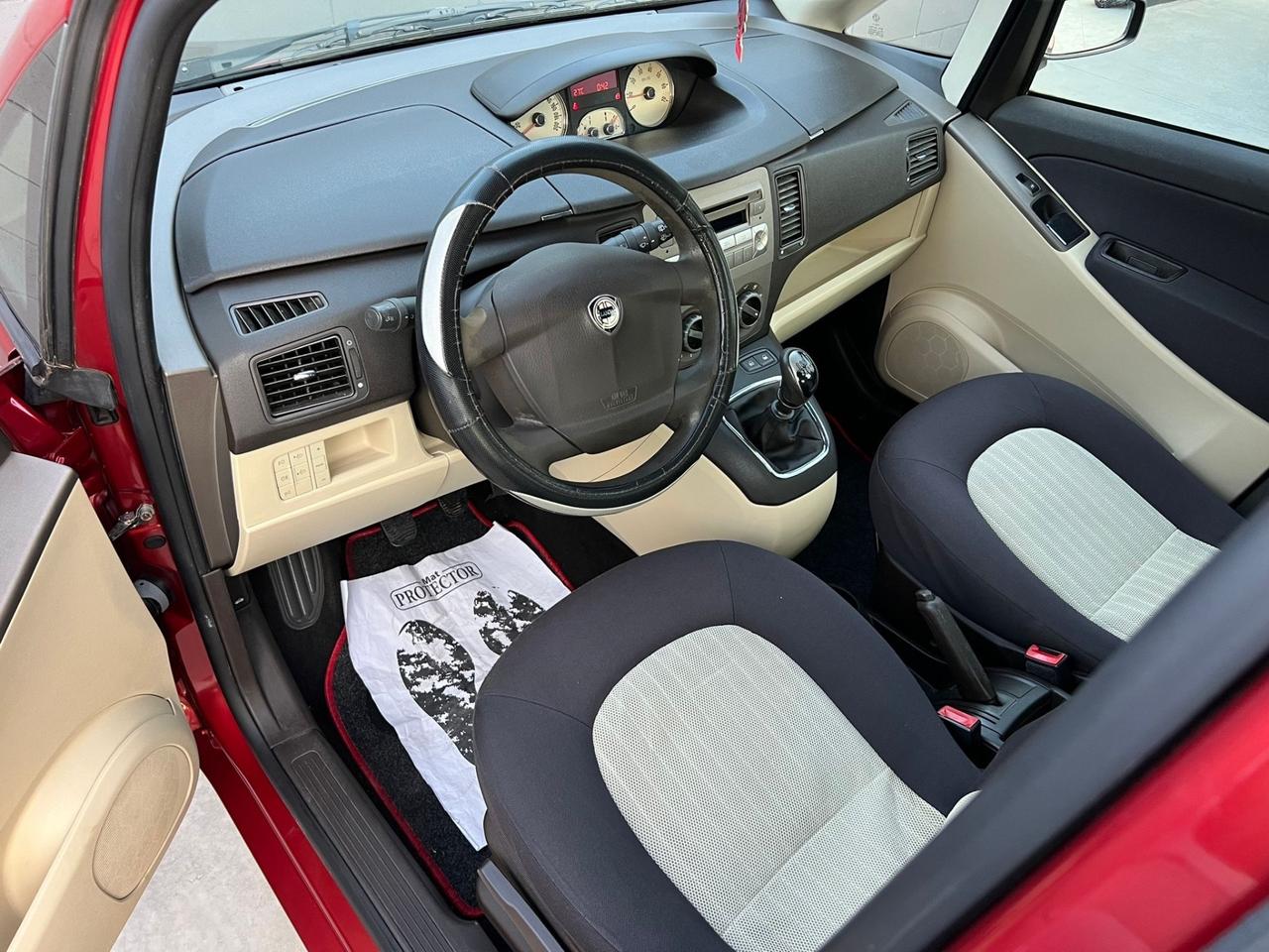Lancia MUSA 1.4 16V Platino Plus
