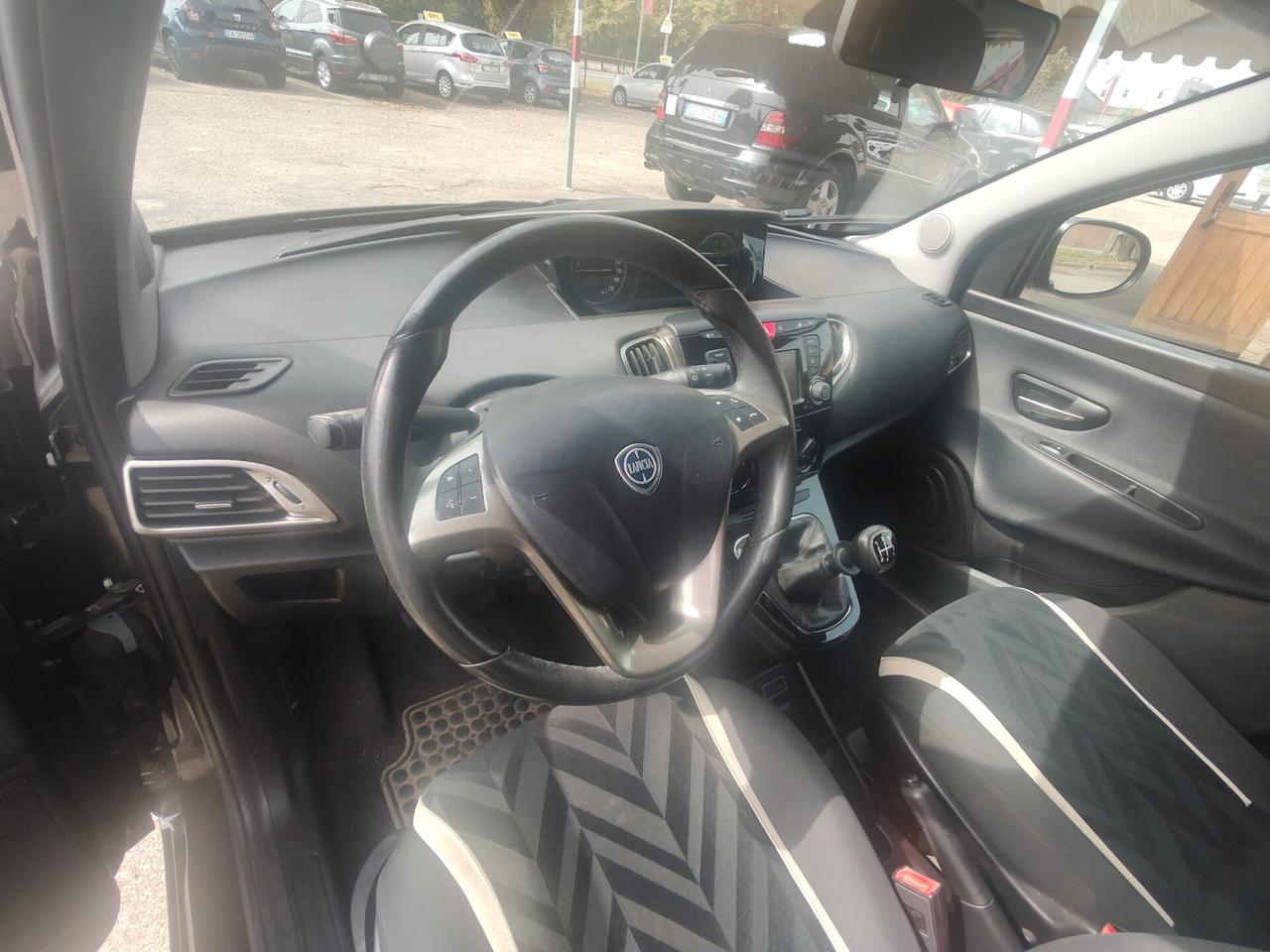 Lancia Ypsilon 1.2 69 CV 5 porte Gold, BENZINA, OK NEOPATENTATI, GARANZIA L.12 MESI