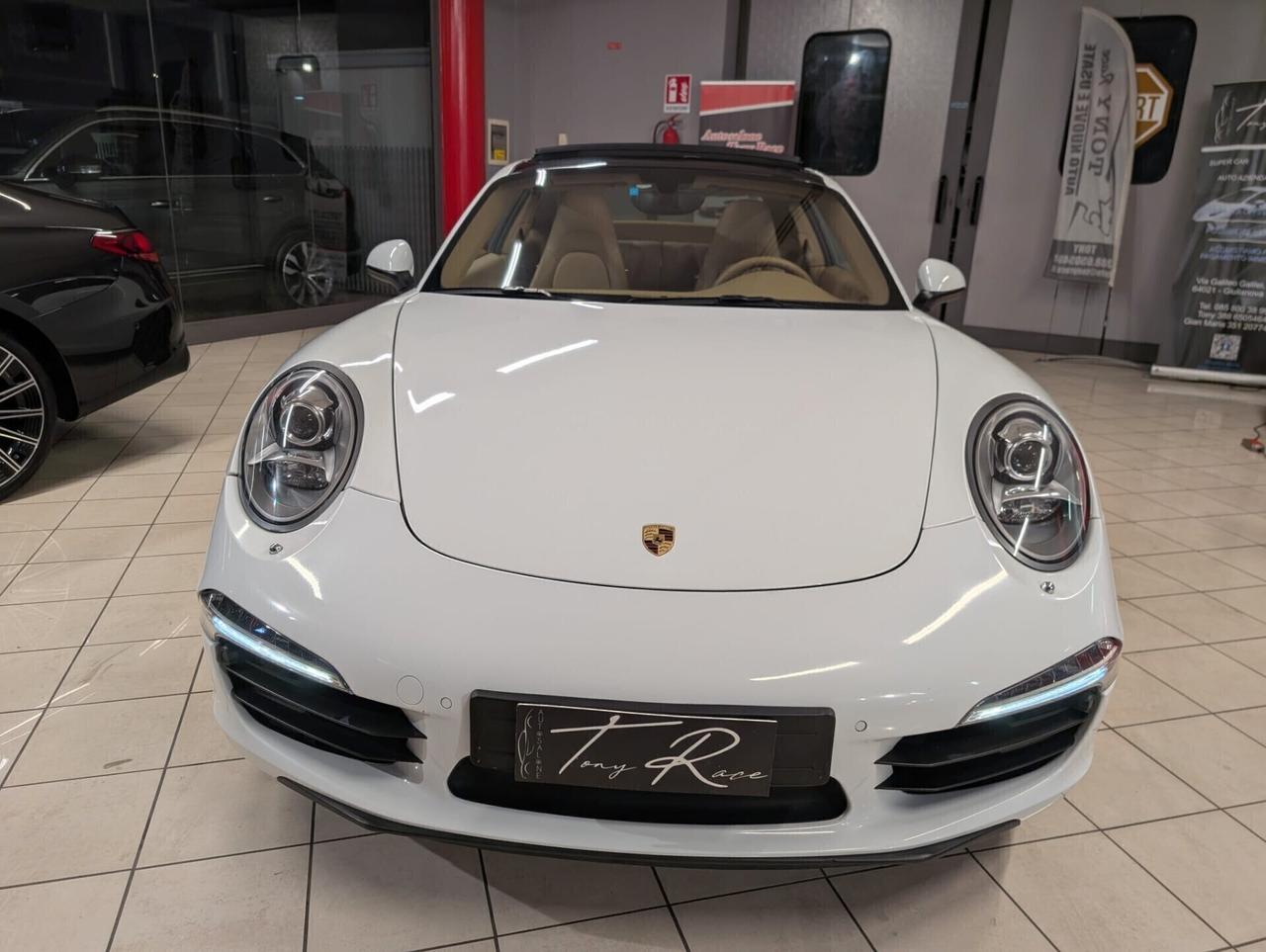 Porsche 911 3.4 Carrera 4 Coupé