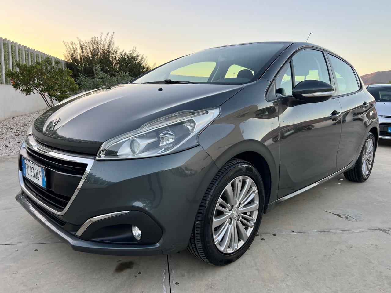Peugeot 208 1.2 benzina 82cv 5 porte 2016
