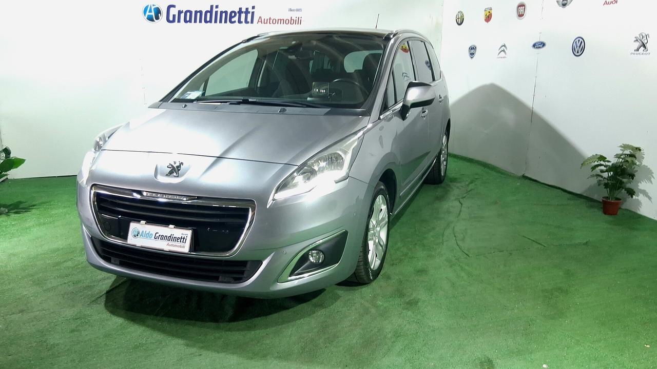 Peugeot 5008 Allure 7 posti 1.6 120cv anno 2015