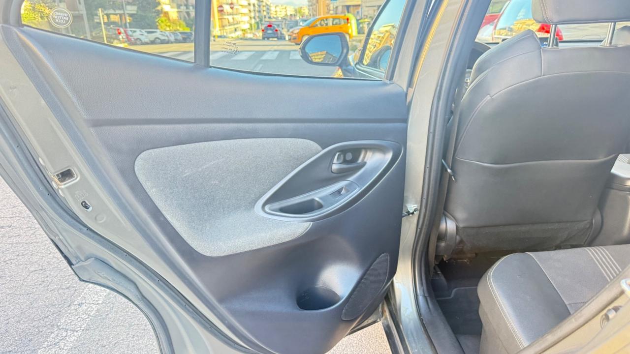 Toyota Yaris Cross 1.5 Hybrid 5p. E-CVT AWD-i Lounge LED NAVI KAMERA CLIMA AUTOMATICO CERCHI 17 PDC