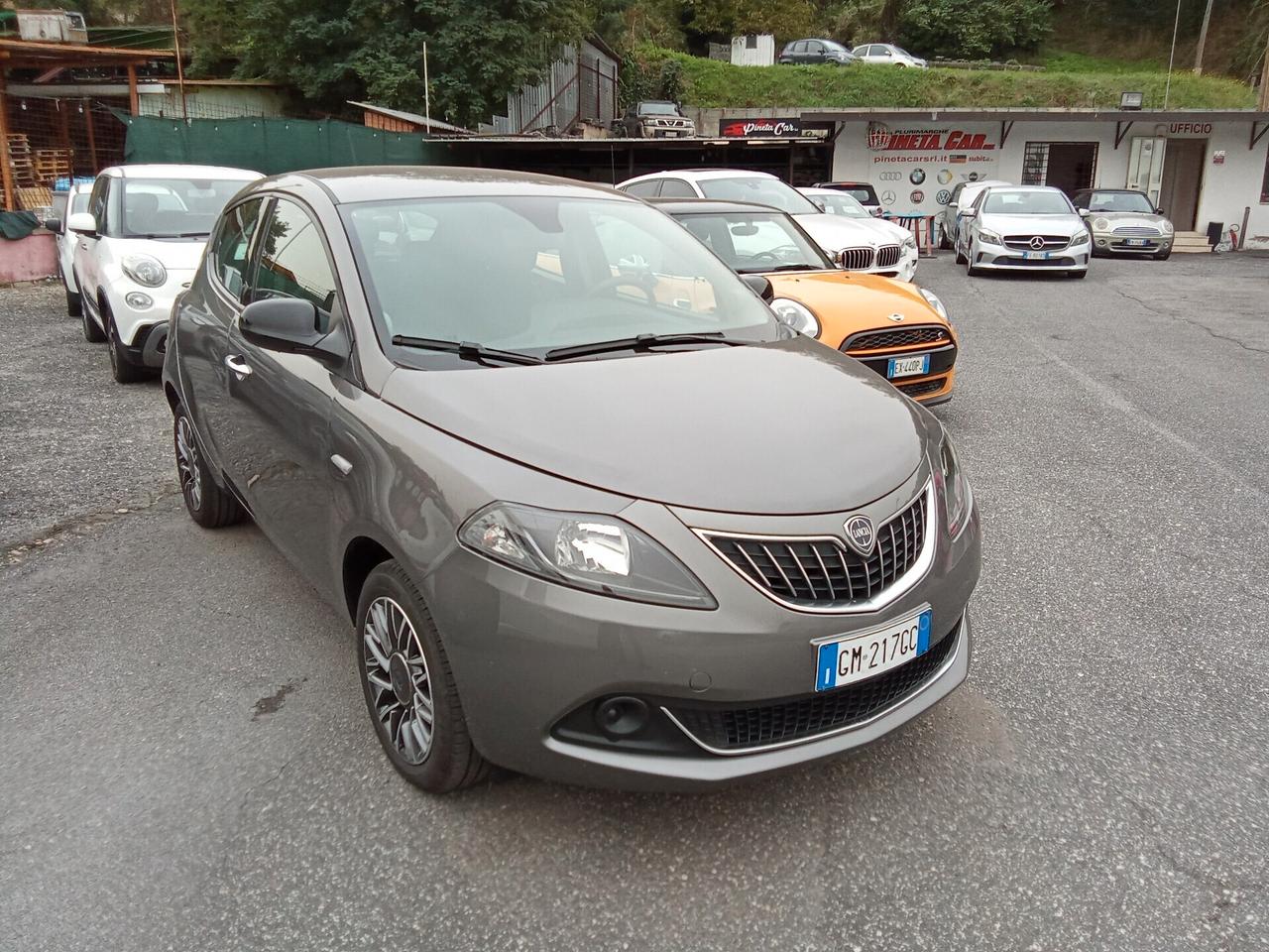 Lancia Ypsilon 1.0 FireFly 5 porte S&S Hybryd Gold