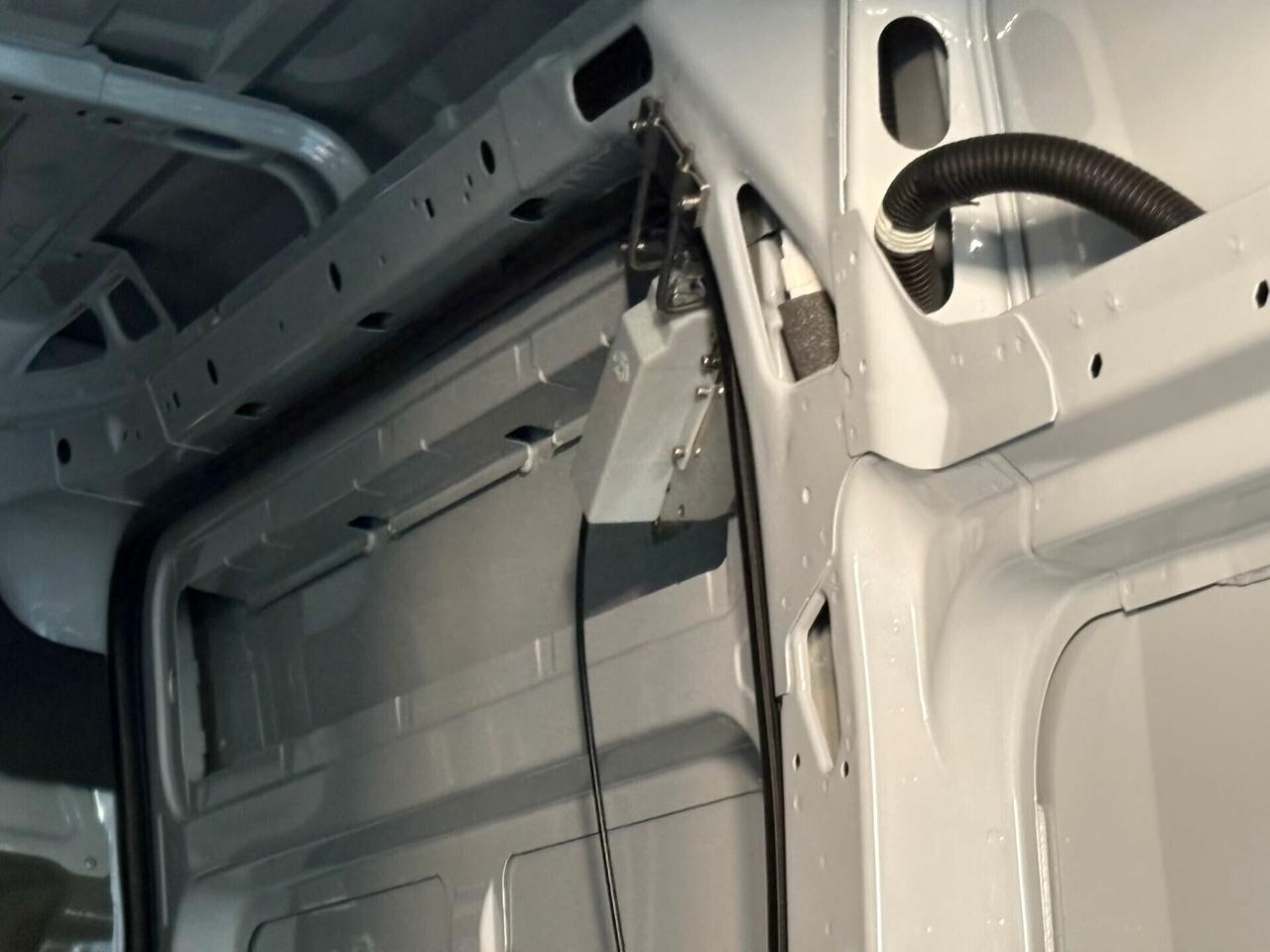 Peugeot Boxer furgone L2H2 2.2 BlueHdi 140cv con telecamera posteriore e blocco porte carico in sicurezza