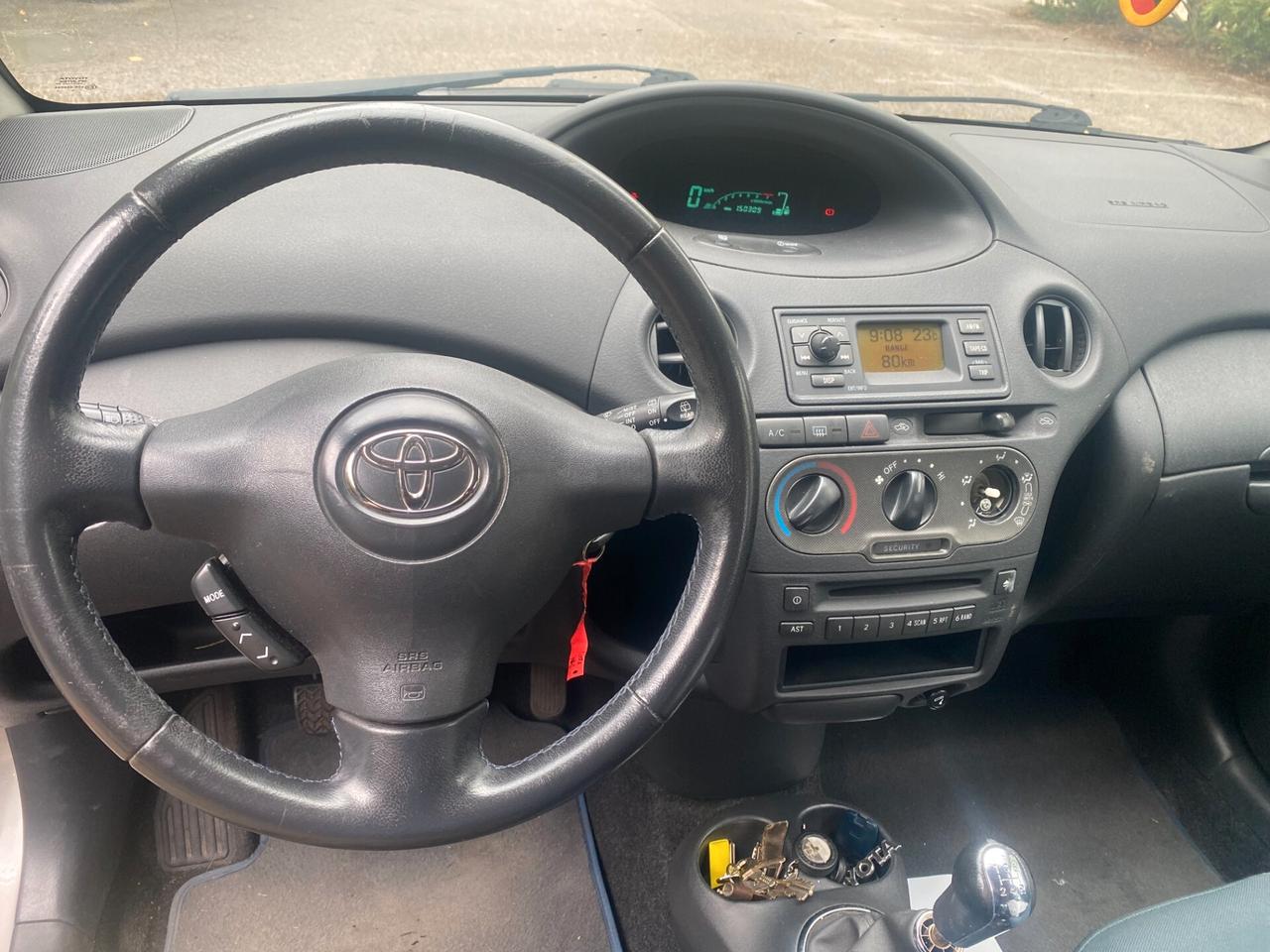 Toyota Yaris 1.0i 16V cat 5 porte Sol