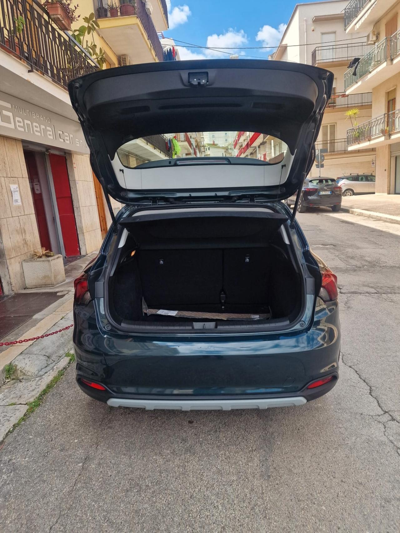 Fiat Tipo cross 1.6 Mjt S&S SW Garmin