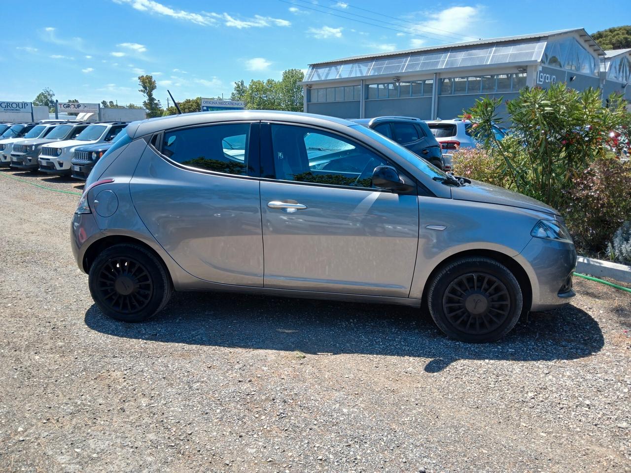 Lancia Ypsilon 1.0 FireFly 5p S&S Hybryd Gold