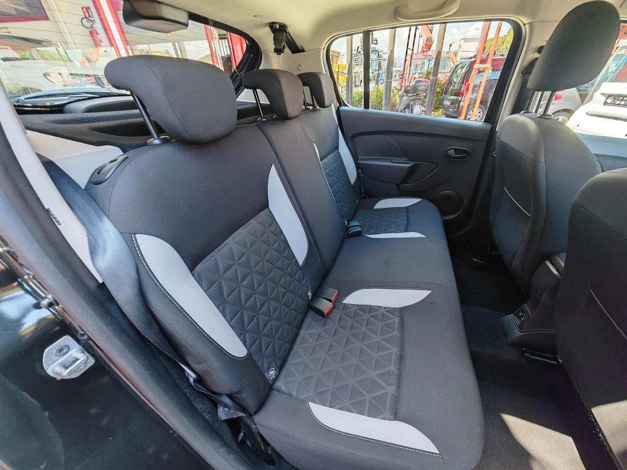 Dacia Sandero Stepway 1,5 diesel 02/2014 Cv90