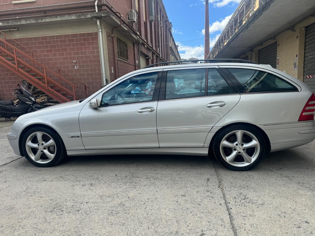 Mercedes-benz C 220 CDI 150CV S.W. Avantgarde Sport 2005