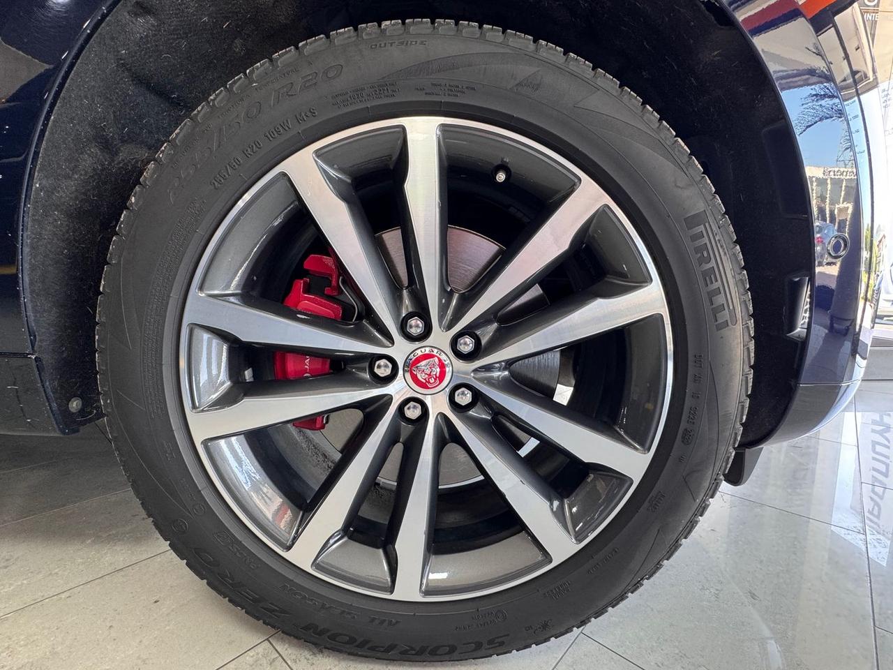 Jaguar F-Pace S D 200 MHEV -- PRESTIGE