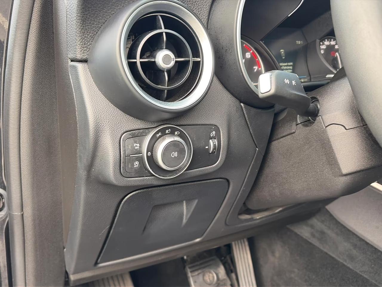 Alfa Romeo Stelvio 2.0 Turbo 200 CV AT8 Q4 Super