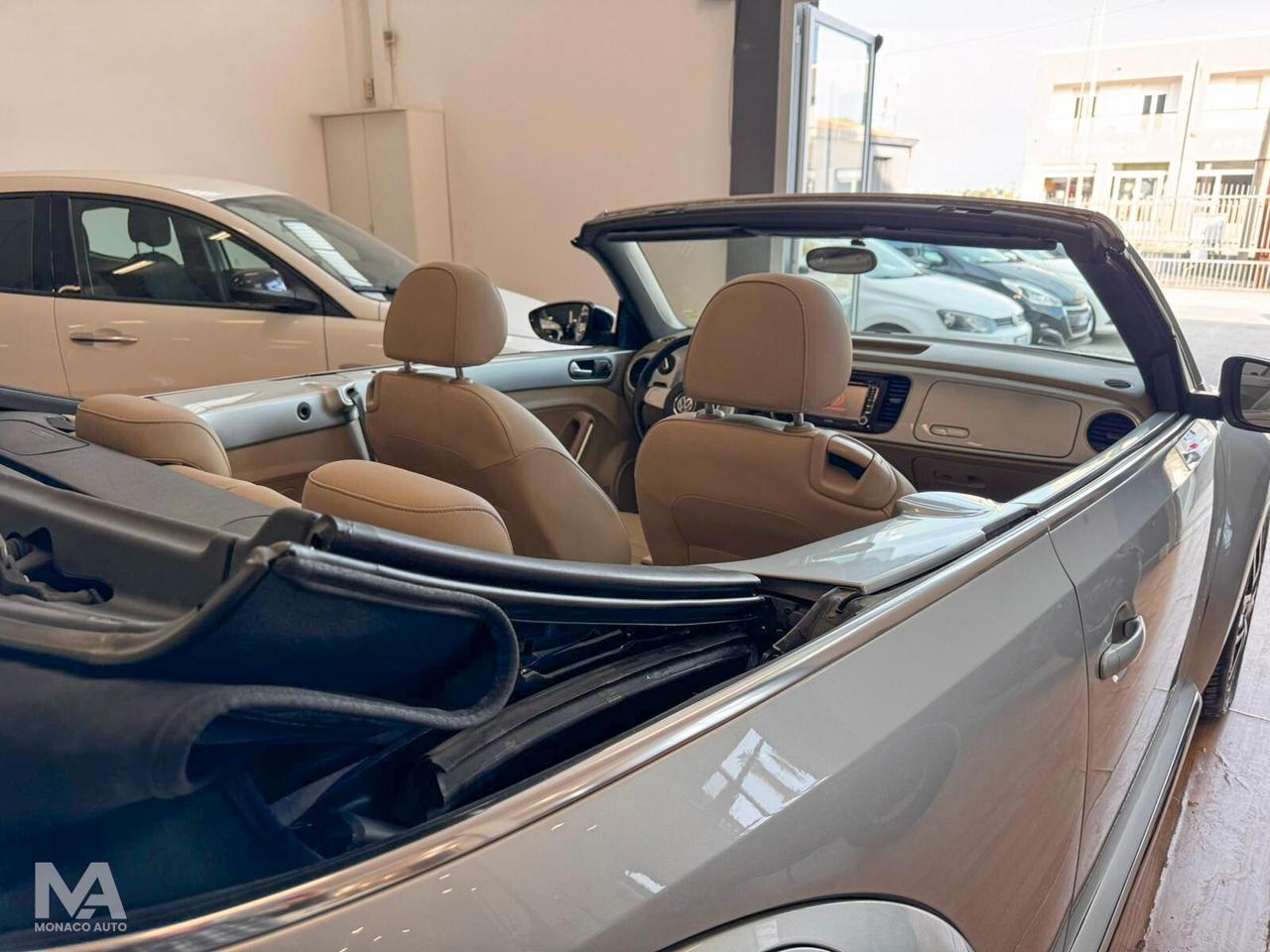 Volkswagen Maggiolino Cabrio 2.0 110cv TDI DSG Sport 2015