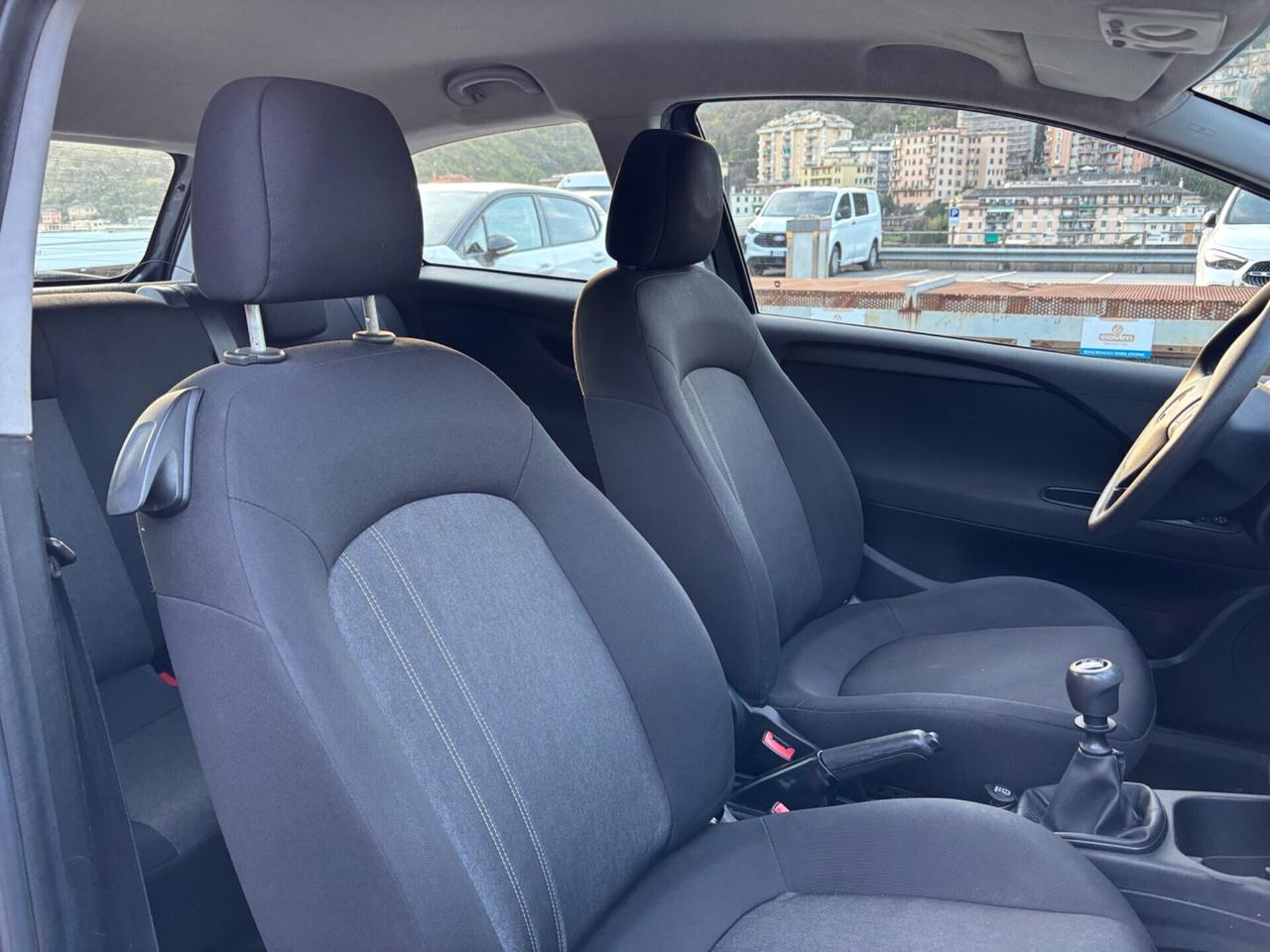 FIAT GRANDE PUNTO 1.4 BENZINA/METANO NEOPATENTATI 5 posti
