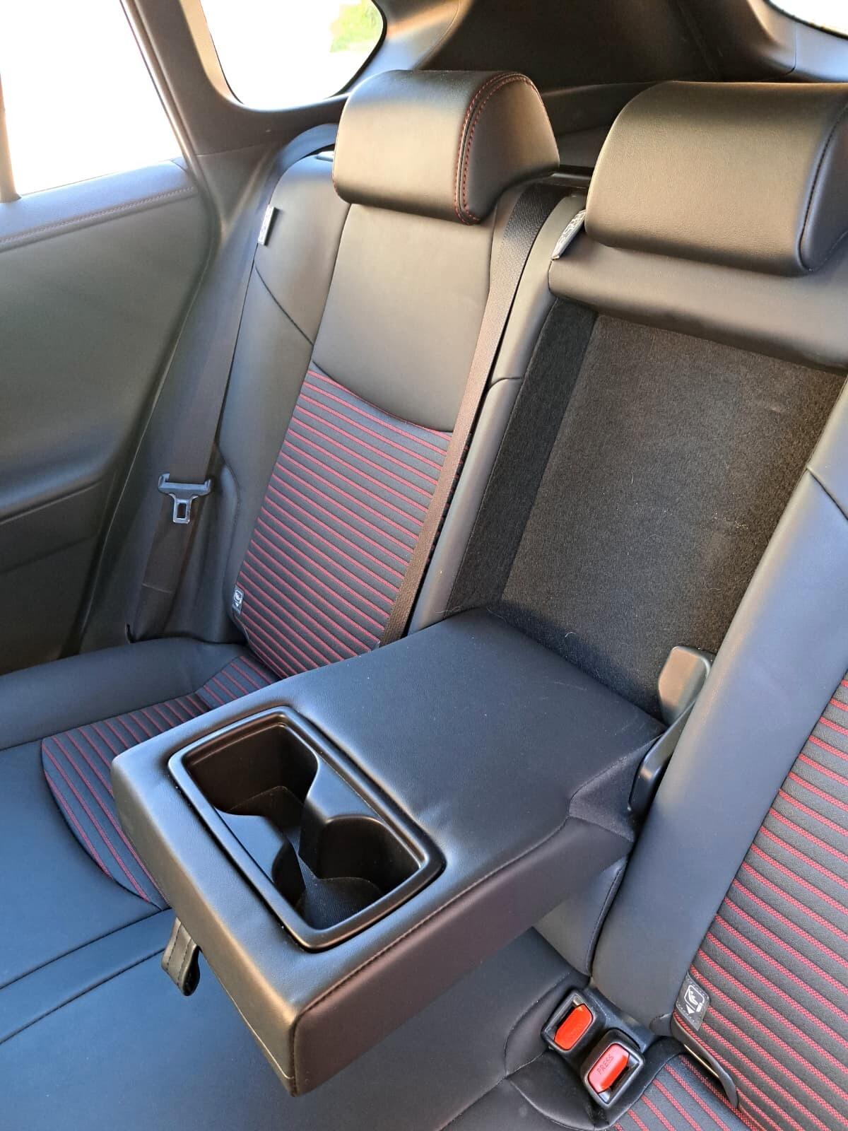 Suzuki Across 2.5 Plug-in Hybrid E-CVT 4WD Top