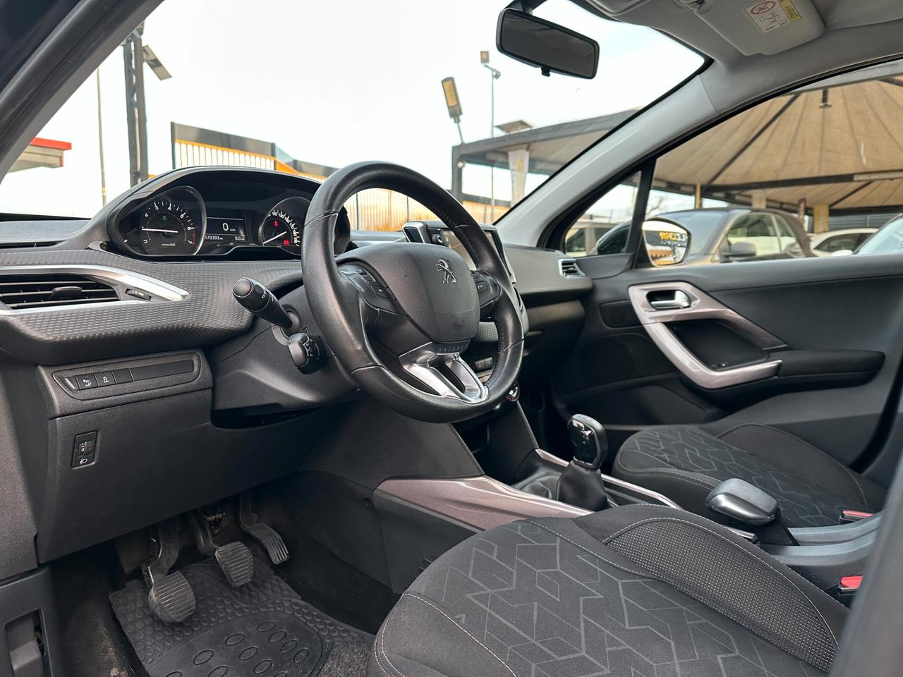 PEUGEOT 2008 PureTech 82 Active