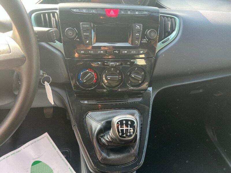 Lancia Ypsilon Ypsilon 1.0 FireFly 5 porte S&S Hybrid Platino