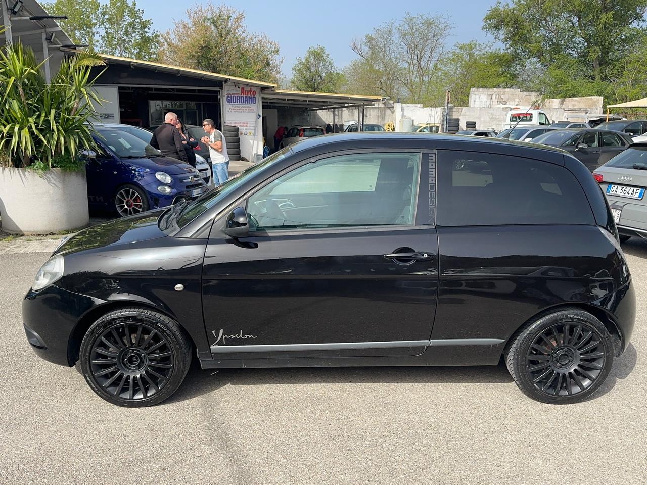 Lancia Ypsilon 1.3 MJT 90 CV MomoDesign