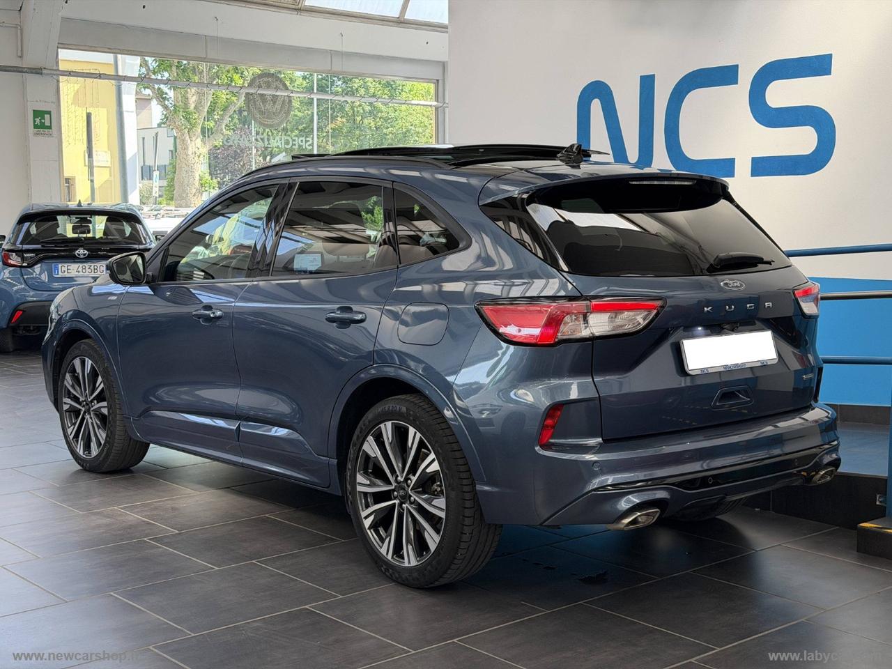 FORD Kuga 2.5 Full Hybrid 190 CVT 2WD ST-Line