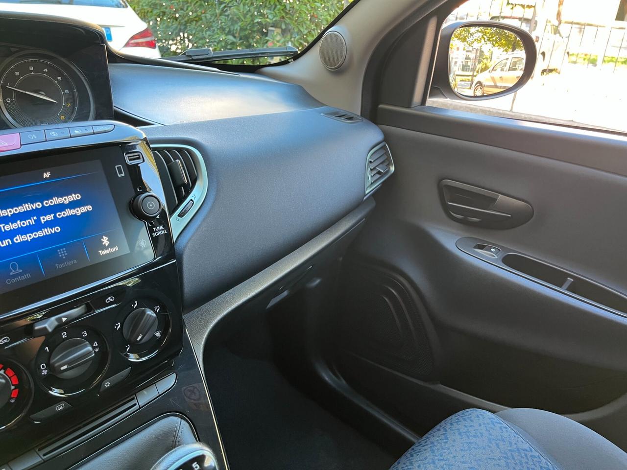 LANCIA YPSILON 1.0 HYBRID 70CV GOLD PLUS