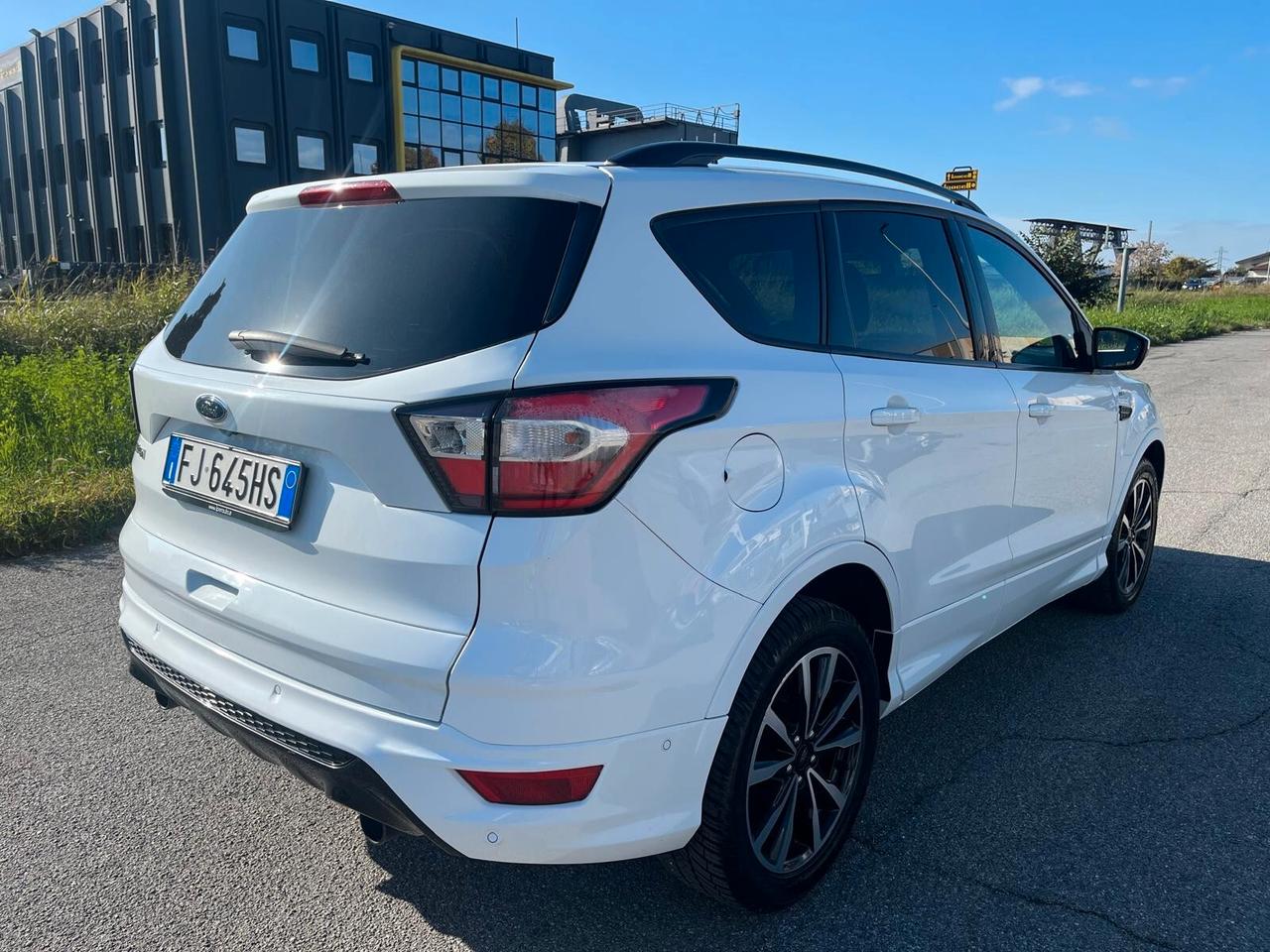 Ford Kuga 1.5 TDCI 120 CV 2WD ST-Line