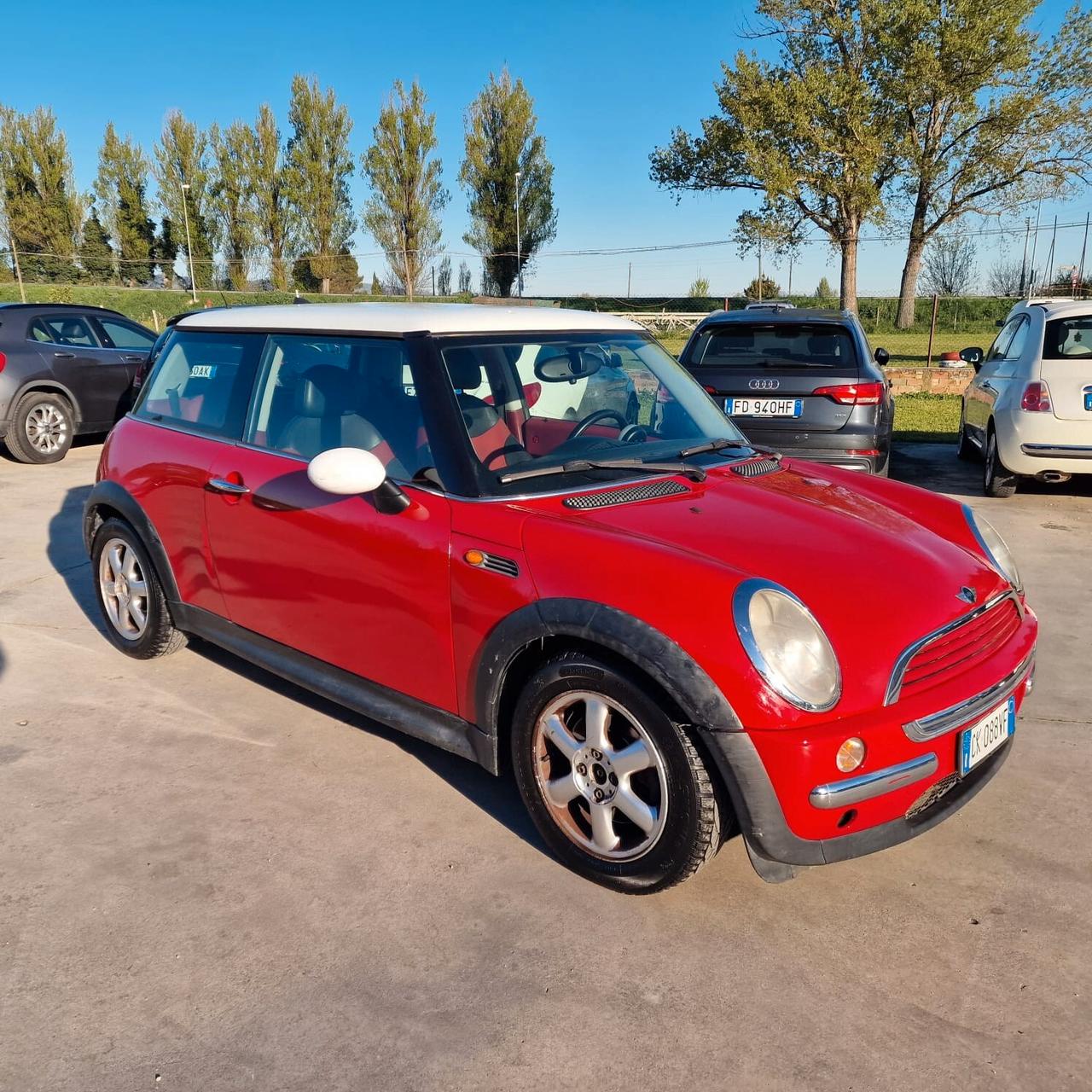 Mini 1.4 tdi One D de luxe ok per neopatentati
