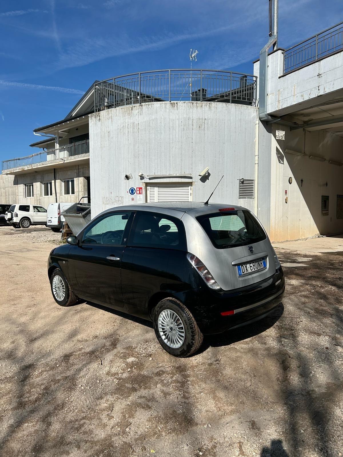Lancia Ypsilon 1.2 Argento