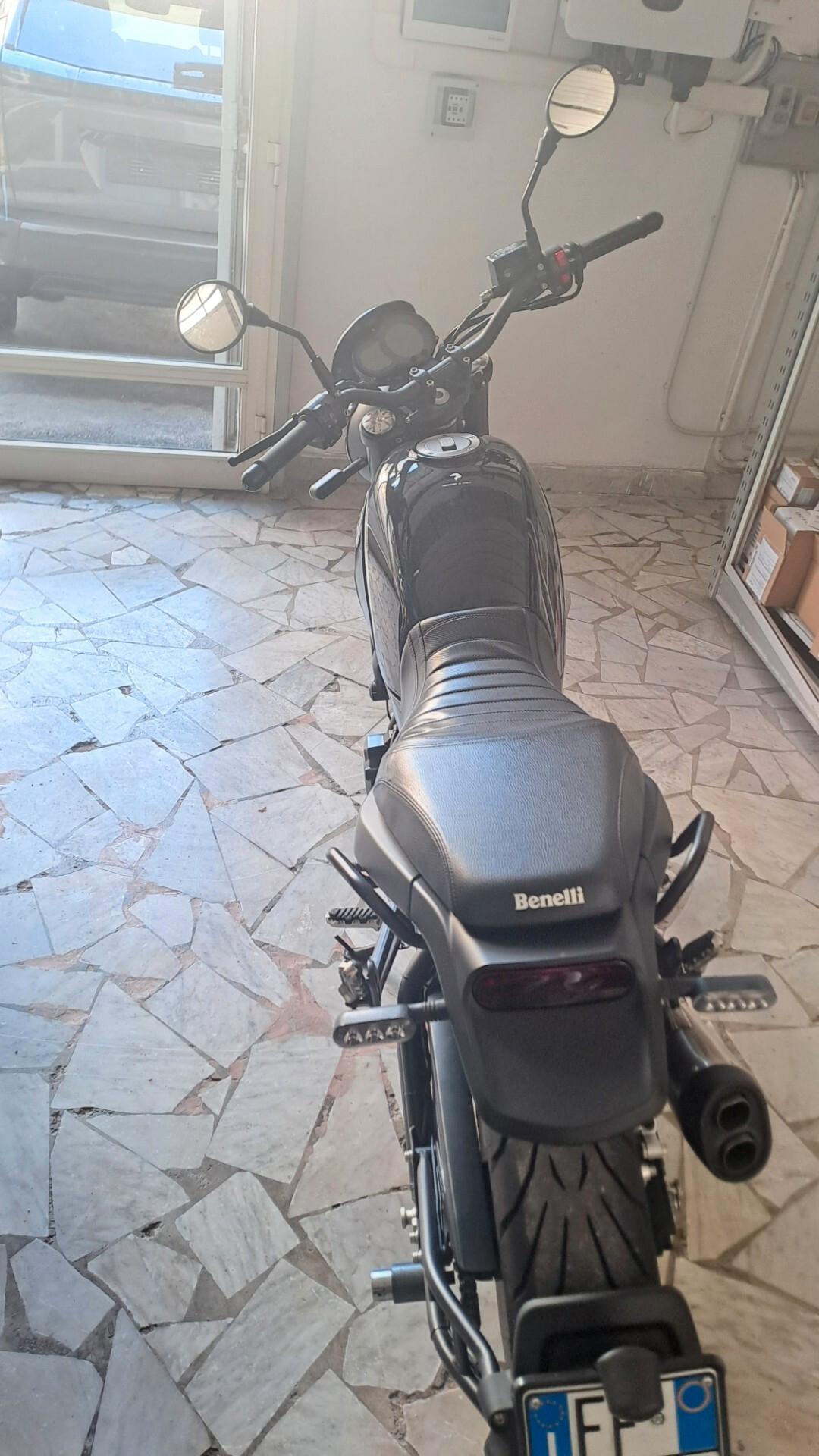 Benelli Leoncino 500 LEONCINO 500