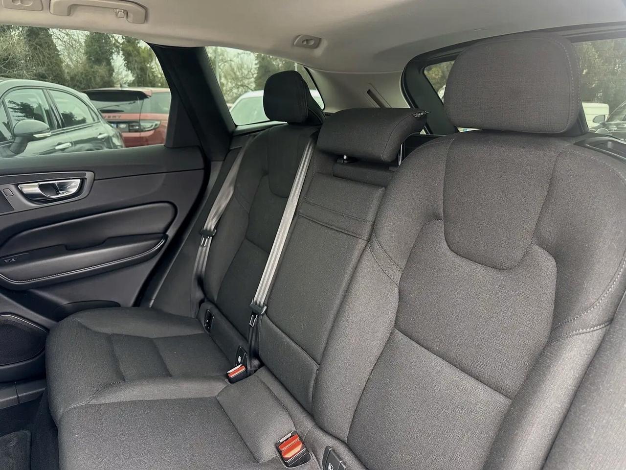 Volvo XC 60 B4 AWD Geartronic Momentum