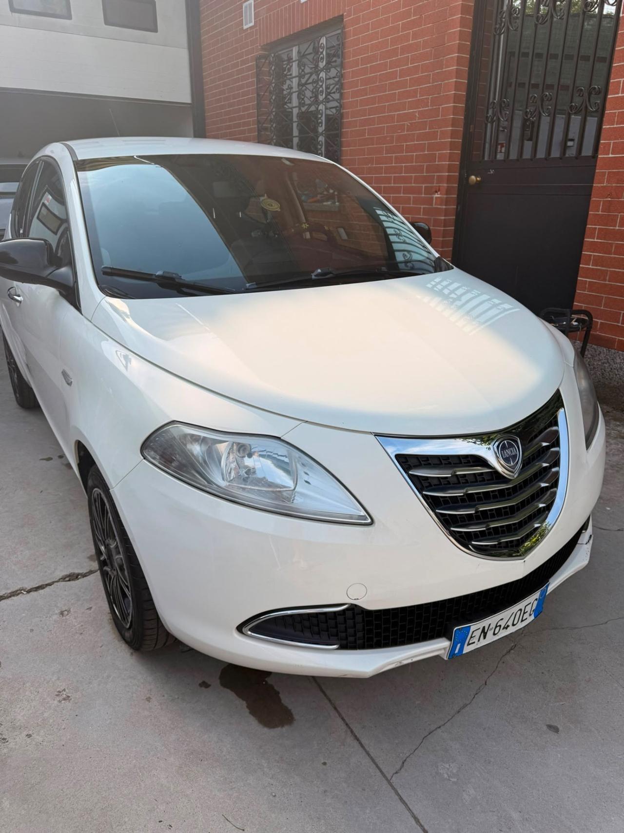 Lancia Ypsilon 1.2 Noleggio breve lungo termine