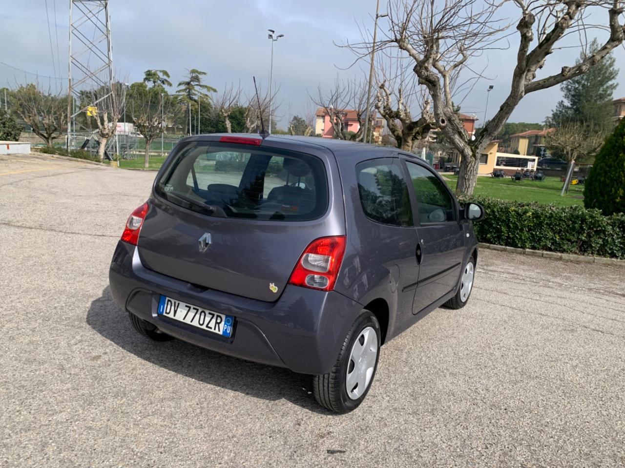 Utilitaria 1.2 benzina neopatentati