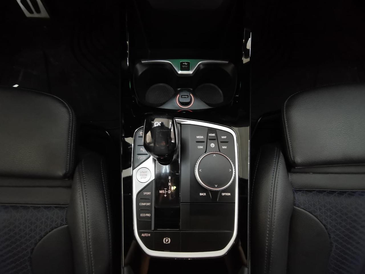 Bmw 118 118d 5p. Msport