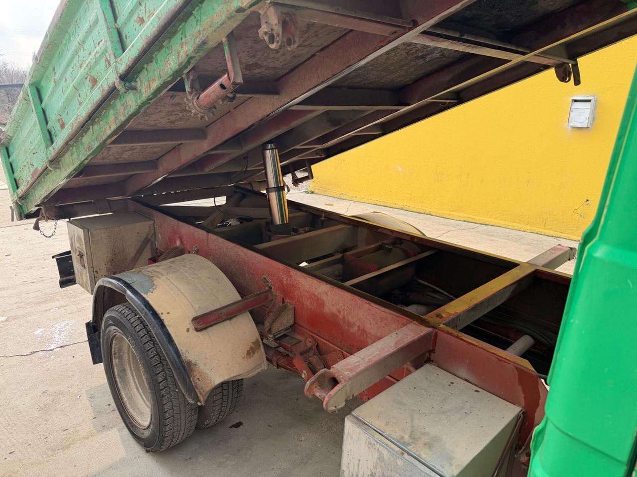 Iveco Daily 35c8 ribaltabile trilaterale