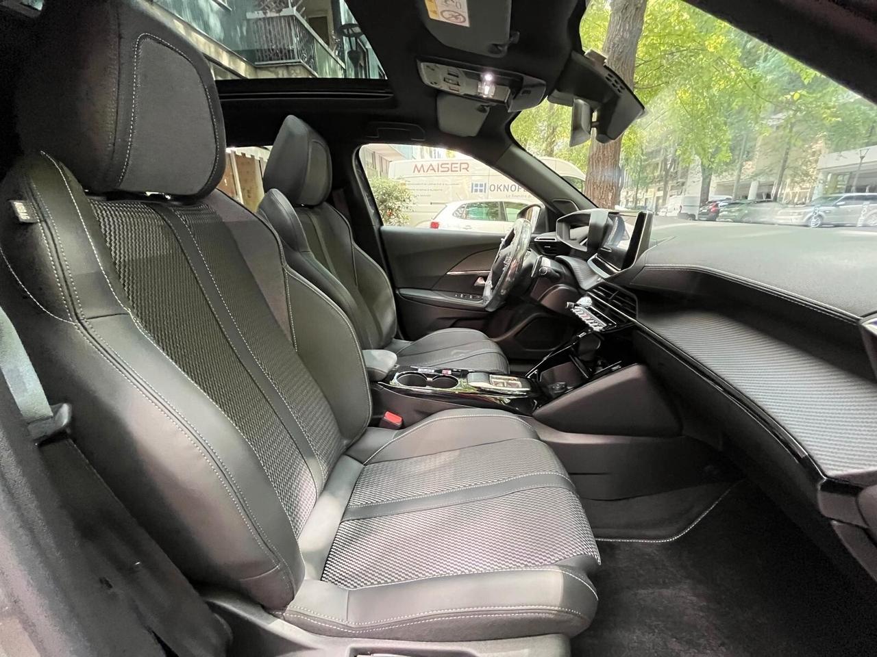 Peugeot 2008 Hybrid 136 e-DCS6 GT