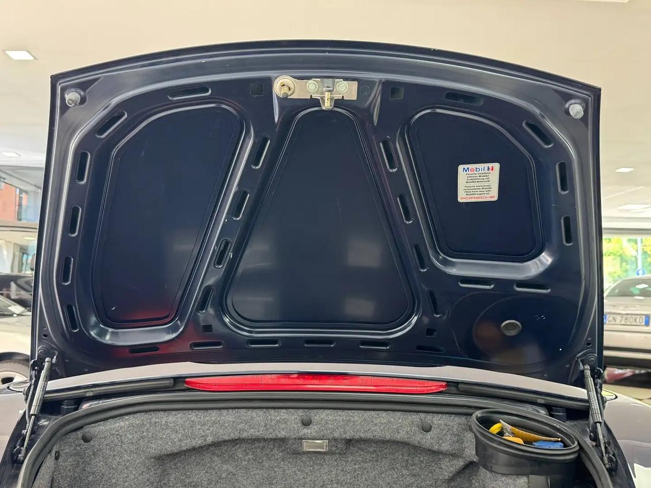 Porsche Boxster 2.5i 24V cat