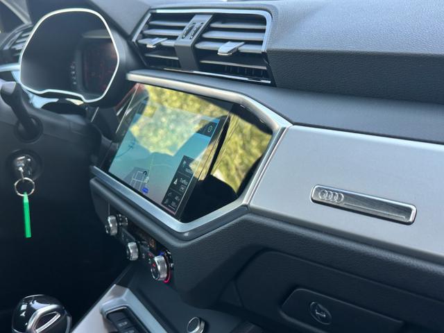 AUDI Q3 35 TDI S tronic Business