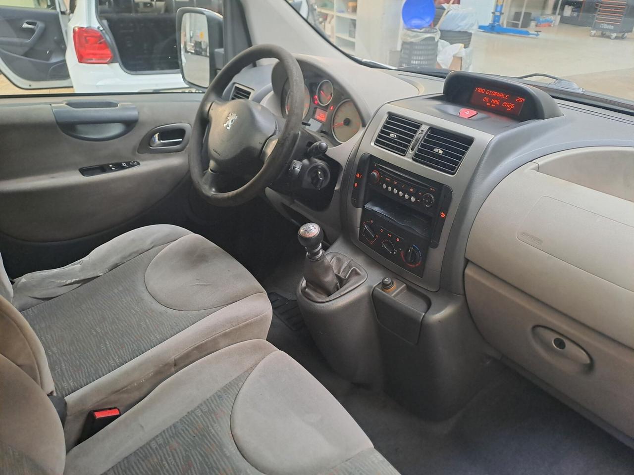 PEUGEOT EXPERT 2.0 HDI 6P + PEDANA DISABILI