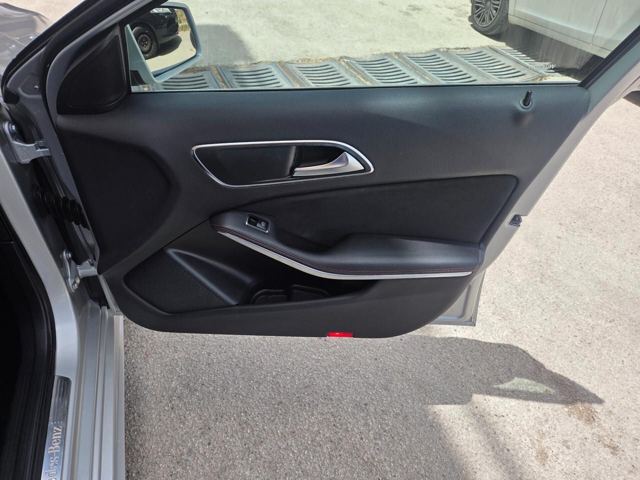 MERCEDES A200 PREMIUM TETTO APRIBILE 136CV KMCERTIF