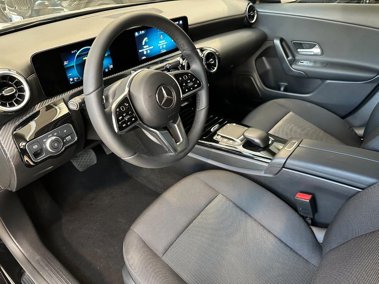 Mercedes CLA Shooting Brake 180 d Sport auto-LED-18"-Camera-Carplay-ACC