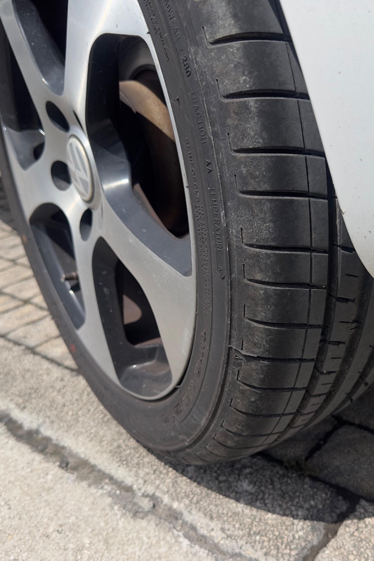 Volkswagen Golf 1.6 TDI DPF 5p. Highline