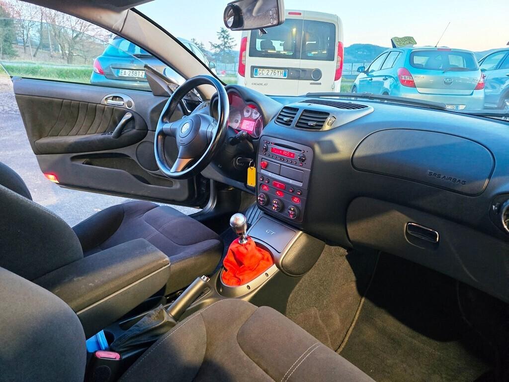 Alfa Romeo GT 1.9 JTDM 150CV Black Line DA COLLEZI