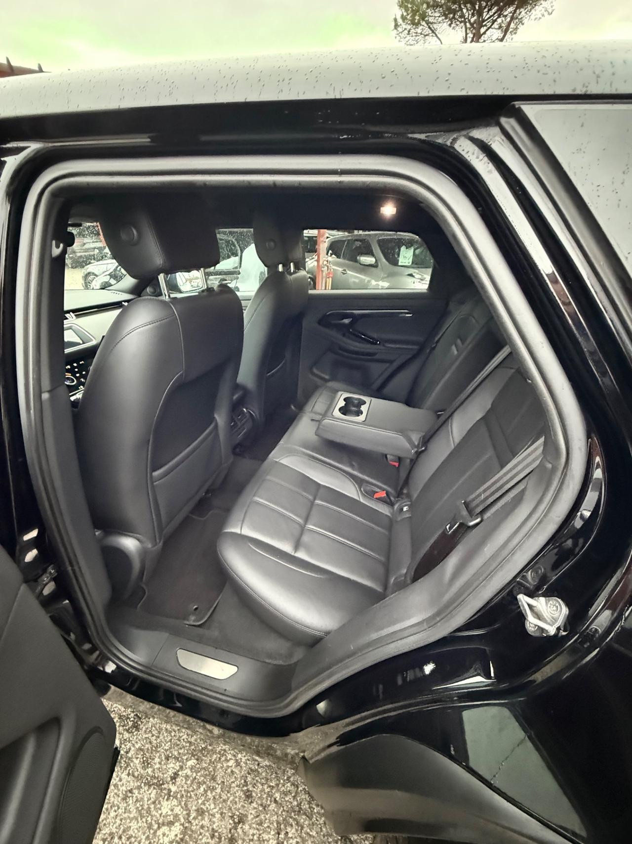 Evoque 2.0D I4-L.Flw 150CV AWD- R-Dynamic HSE-unipro