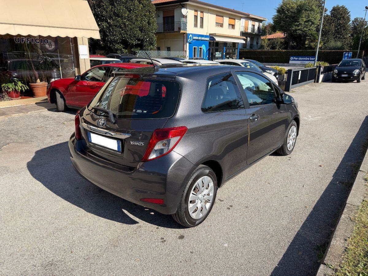 TOYOTA - Yaris - 1.0 3 porte Active NEOPATENTATI