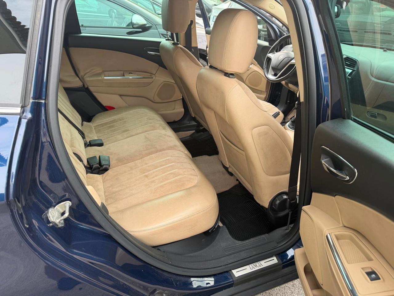 Lancia Delta 1.6 MJT DPF 105 CV Silver