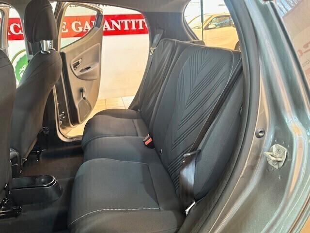 Lancia Ypsilon 1.0 FireFly 5 porte S&S Hybrid Ecochic Gold