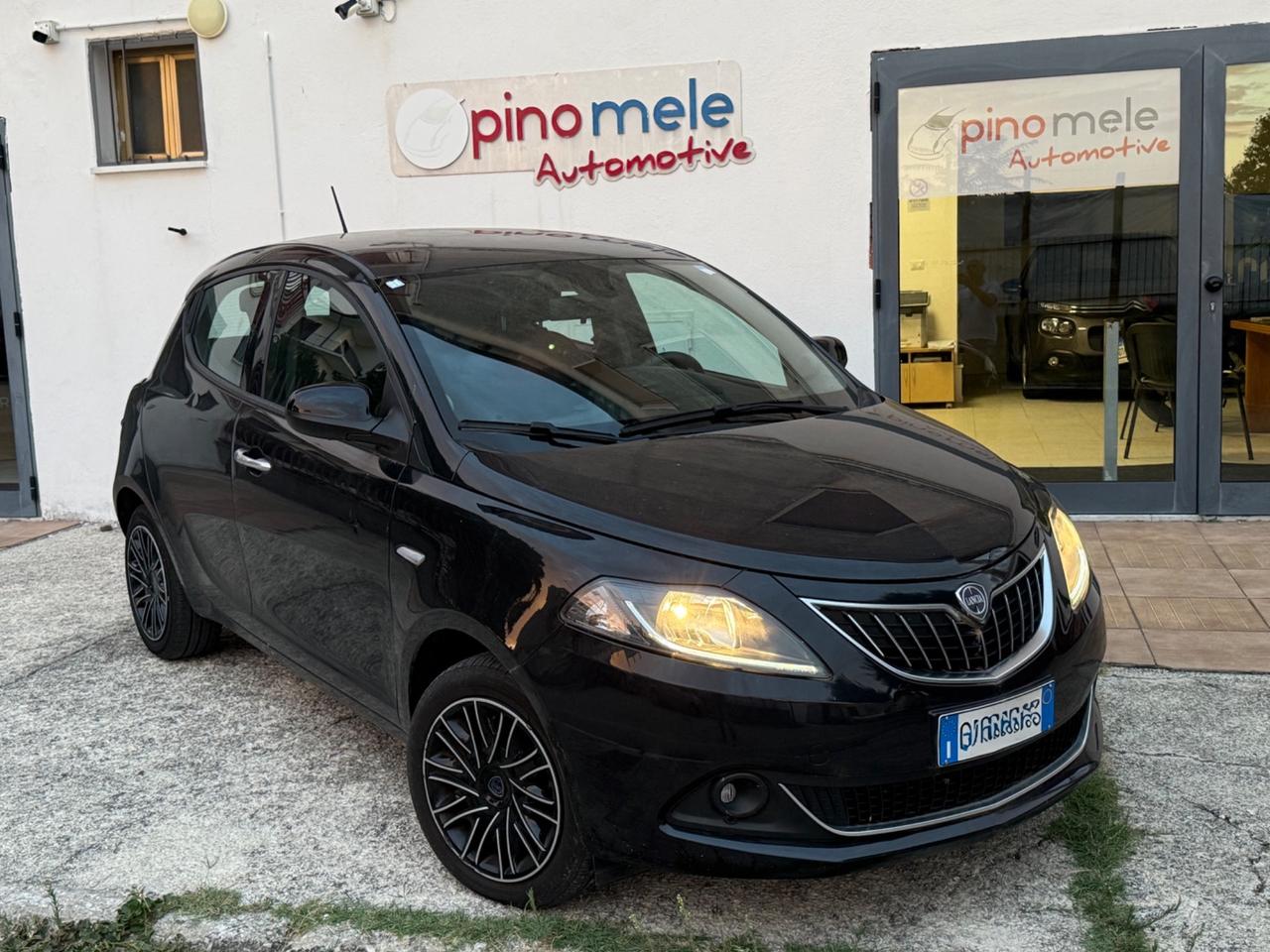Lancia Ypsilon 1.0 FireFly 5 porte S&S Hybrid Gold