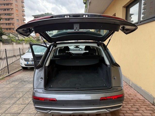 AUDI Q7 50 TDI quattro tiptronic Business