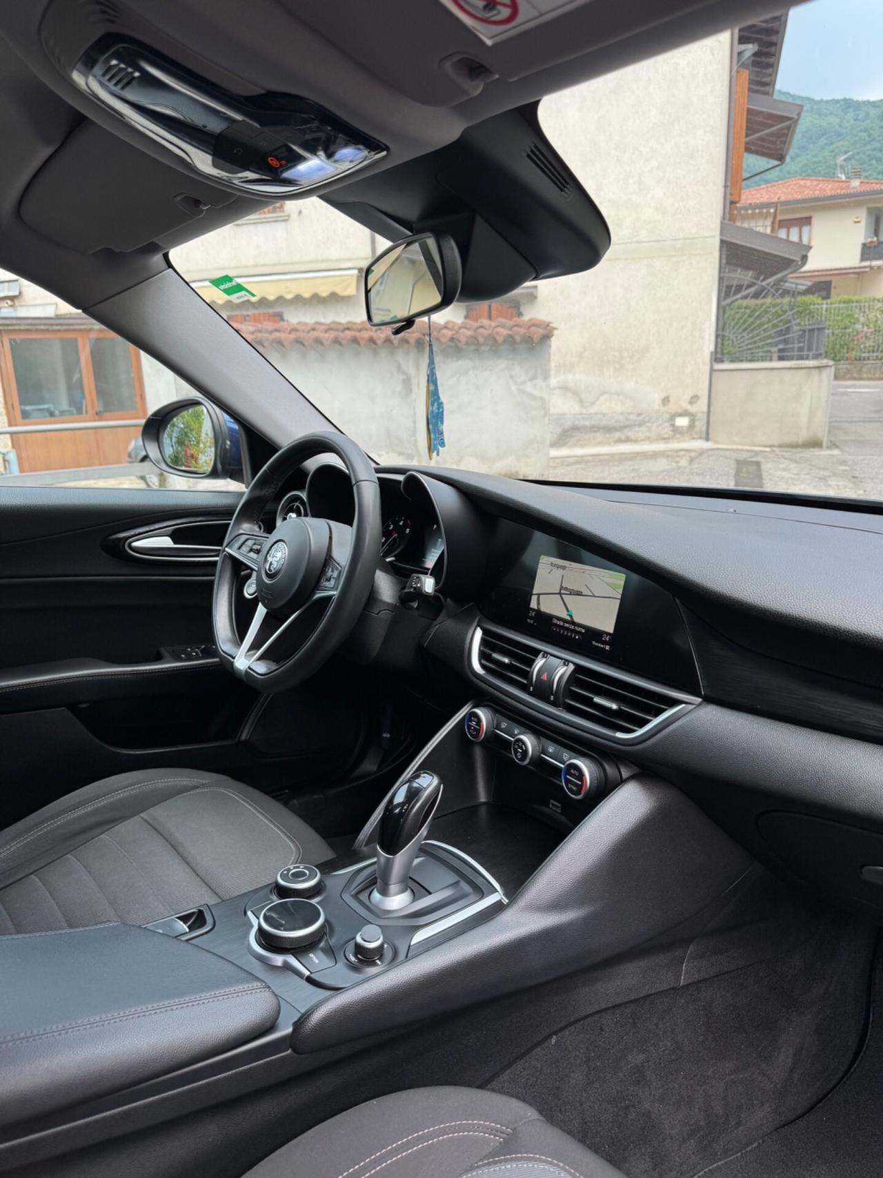 Alfa Romeo Giulia 2.2 Turbodiesel 180 CV Business Sport